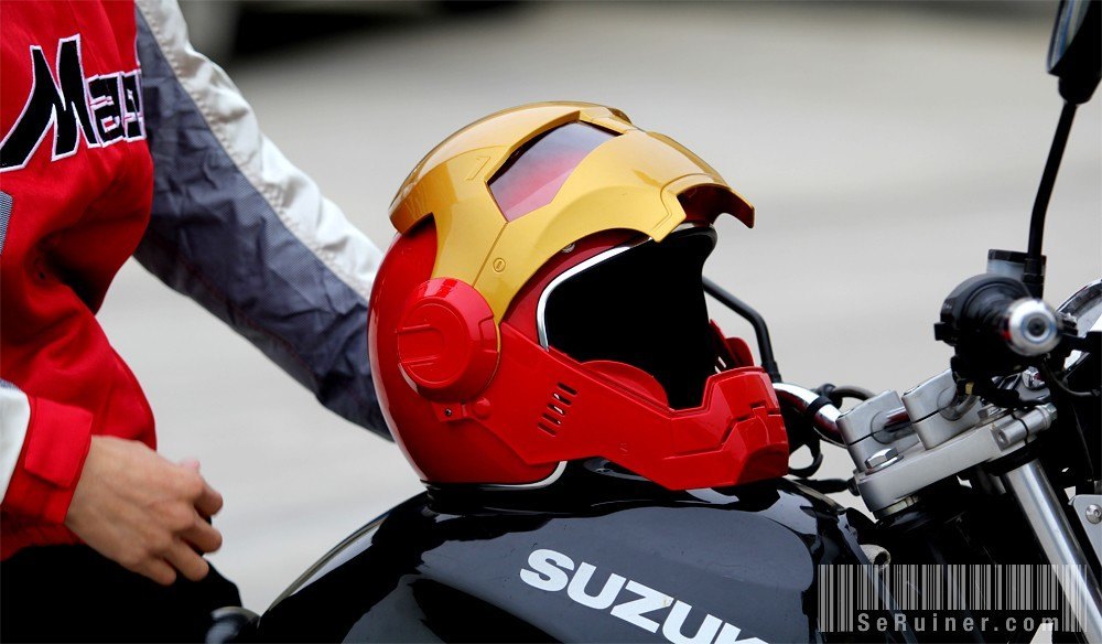 Le casque moto d'Ironman